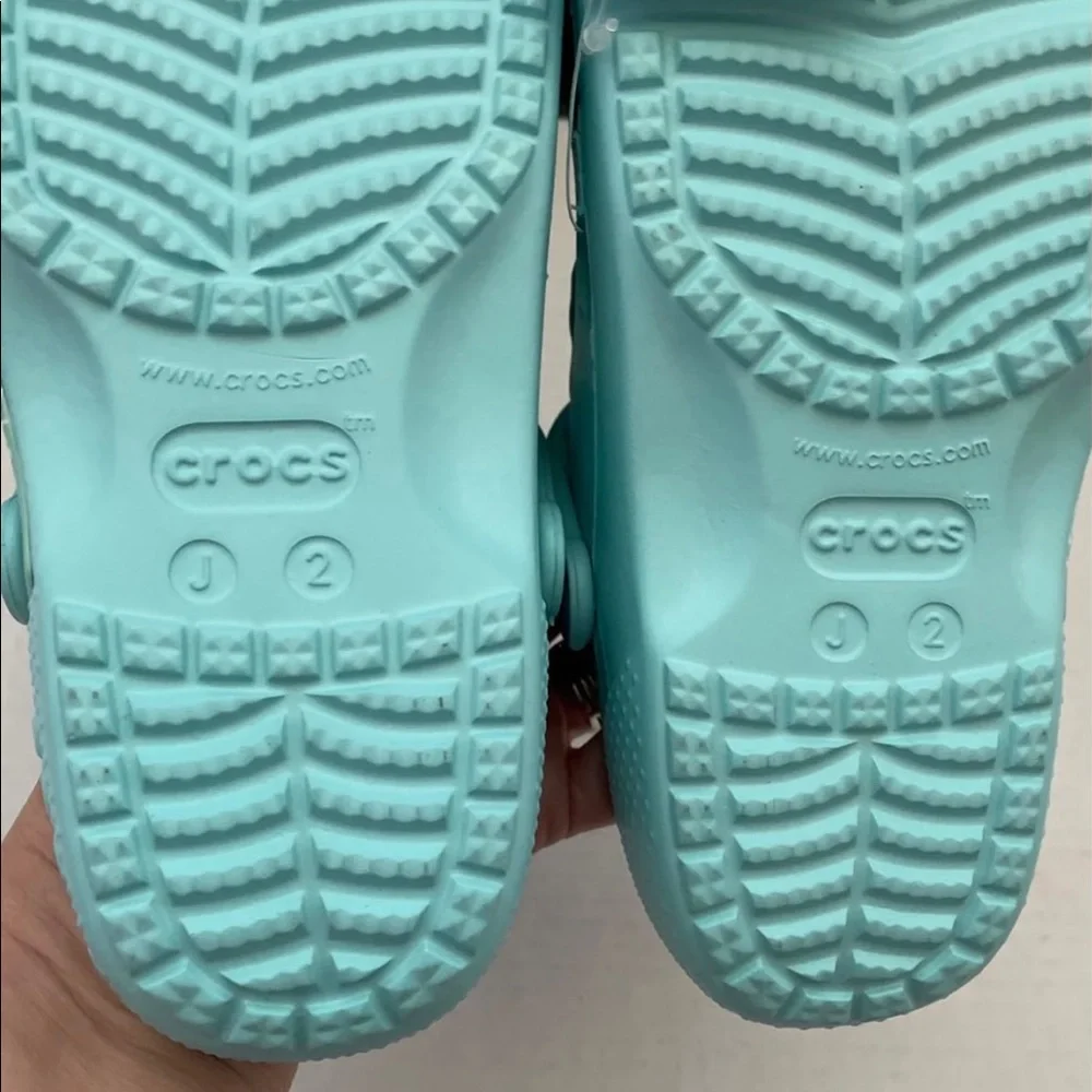 NWT Disney FrozenII Crocs Size J2